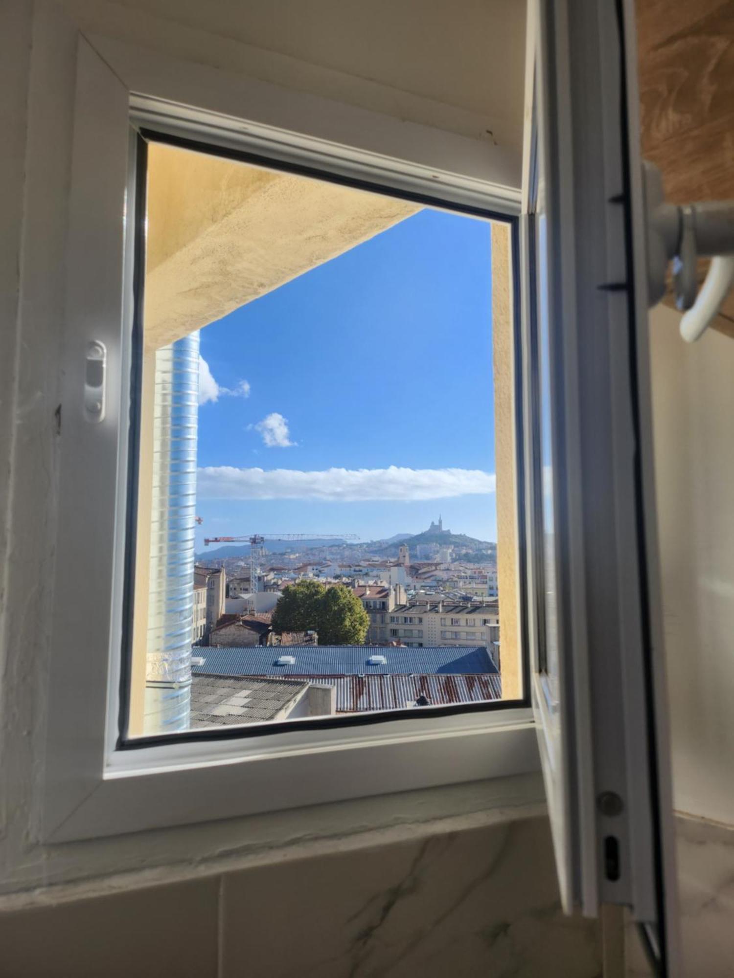 Sublime 2 Pieces Vue Incroyable Mer Et Tout Les Monuments De Marseilles Buitenkant foto